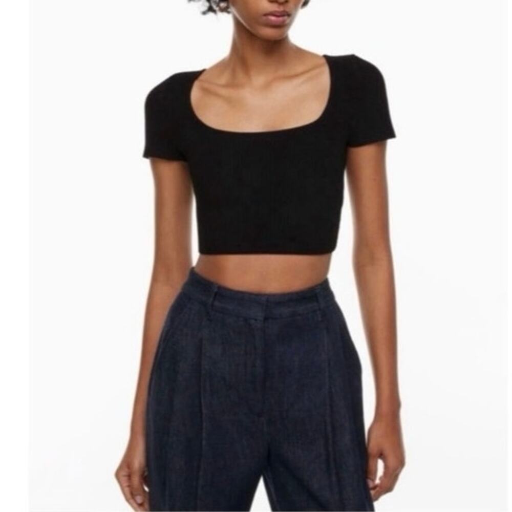 NEW ARITZIA BABATON Sculpt Knit Fitted Crop Tee Size M Ribbed Scoop‎ Neck Y2K